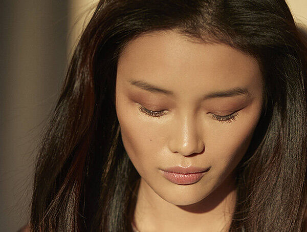 How To Help Dandruff and Dry Scalp