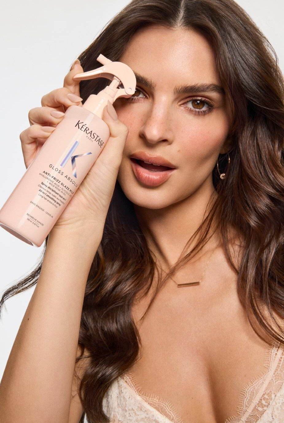 Kerastase Anti-Frizz Glaze Milk In Hand