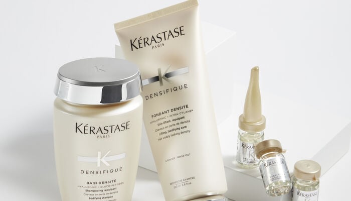 Blond Absolu Ultra Violet Shampoo squeezed into hand