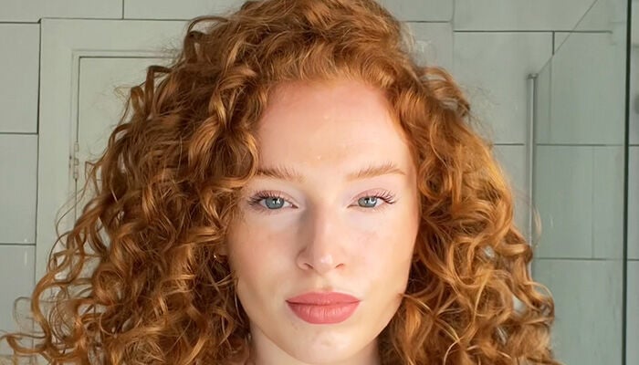 Blond Absolu product lying down